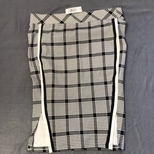 NWT Torrid Black White Check Skirt SZ 0